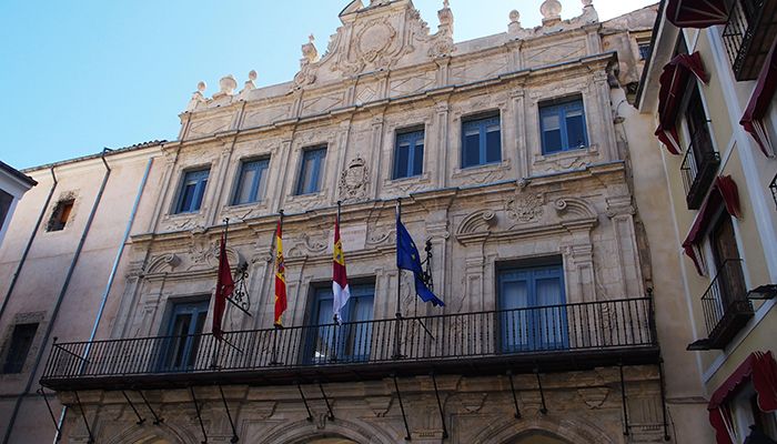 El Equipo de Gobierno del Ayuntamiento de Cuenca propondrá la dedicación exclusiva de 8 de los 25 concejales que integran el pleno