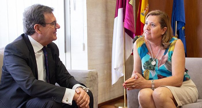 El Gobierno regional traslada a la UCLM la intención de bonificar al 100 por cien la primera matrícula “si se modifica la financiación autonómica”