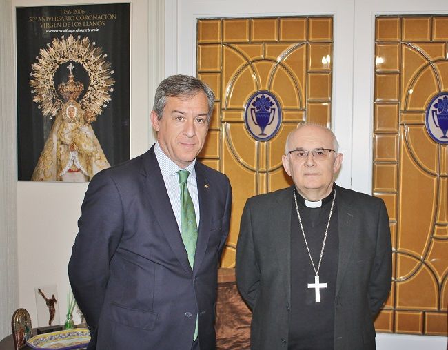 El presidente de Eurocaja Rural visita al Obispo de Albacete