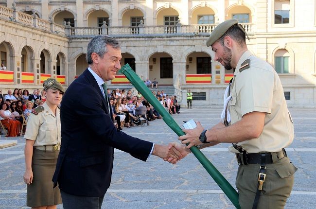 Eurocaja Rural premia a los mejores Sargentos Alumnos de la Academia de Infantería de Toledo