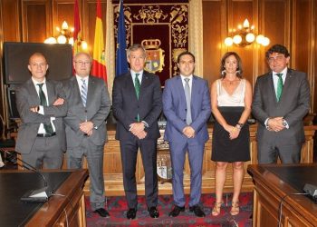 Eurocaja Rural visita la Diputación de Cuenca y traslada a su presidente su vocación de servicio con la provincia