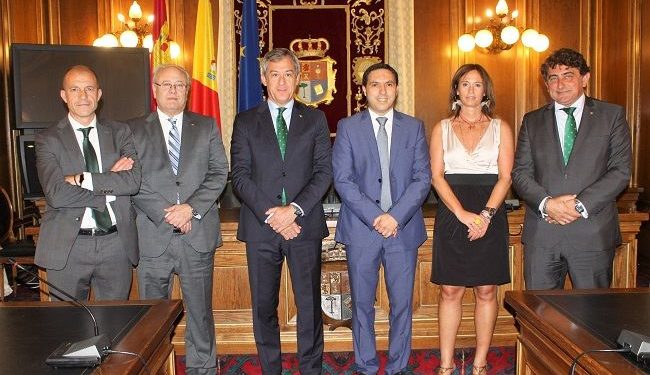 Eurocaja Rural visita la Diputación de Cuenca y traslada a su presidente su vocación de servicio con la provincia