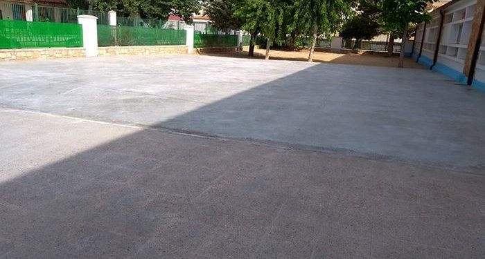 Finalizan las obras de adecuación del patio de Educación Infantil del CEIP Rafael López de Haro de San Clemente