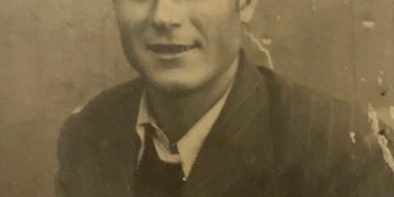 Raíces de El Liberal. Daniel Chico Mesa, 102 años. Había en el corral más de 5.000 tíos, prisioneros, nos daban para comer 4 patatas bailando en agua, sin aceite, medio crudas y se morían cada día 2 o 3 tíos