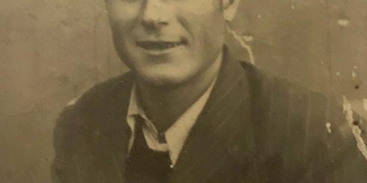 Raíces de El Liberal. Daniel Chico Mesa, 102 años. Había en el corral más de 5.000 tíos, prisioneros, nos daban para comer 4 patatas bailando en agua, sin aceite, medio crudas y se morían cada día 2 o 3 tíos