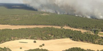 Barchín del Hoyo se quema: 31 medios y 122 personas luchan contra el fuego