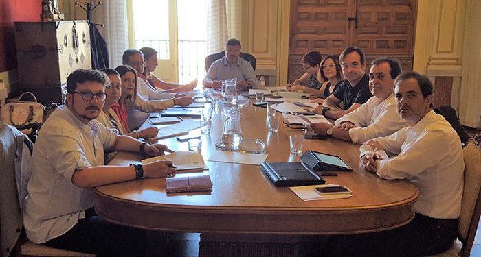 La primera Junta de Gobierno Local del Ayuntamiento de Cuenca adjudica el contrato para la renovación de mobiliario infantil en el Parque de San Julián