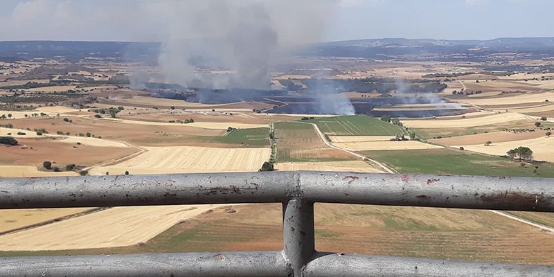 Los Ribereños estallan por los últimos incendios Fuego donde debería haber agua, el último despropósito del Trasvase