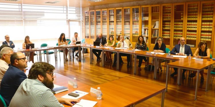La Junta inicia las reuniones para la creación de un plan de formación destinado a los equipos directivos y mandos intermedios de la Sanidad de Castilla-La Mancha