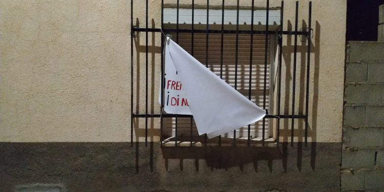 Arrancan los carteles contra las macrogranja de cerdos en Villar de Domingo García