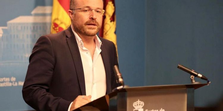 Ruiz denuncia que PSOE y PP solo se pongan de acuerdo “para los asuntos que les interesan a ellos y a sus colegas”
