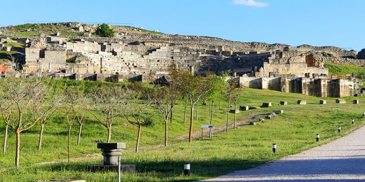 Segóbriga mantiene su tendencia al alza y cierra el mes de junio con un 13,5% más de visitantes