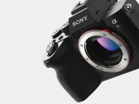 Sony presenta la cámara Alpha 7R IV de alta resolución con el primer sensor de imagen de fotograma completo retroiluminado de 61,0 MP del mundo
