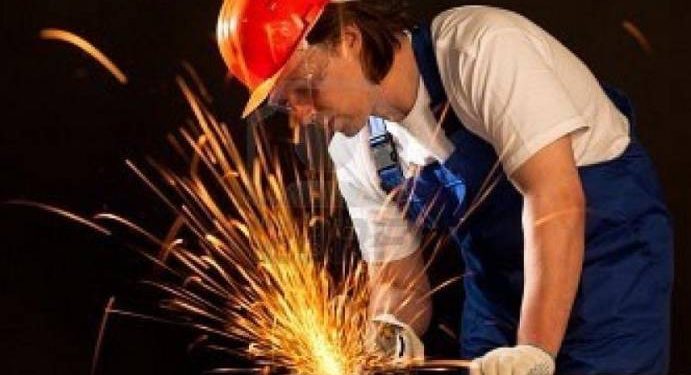 Un peón de Navarra gana un euro más que un ingeniero de Cuenca