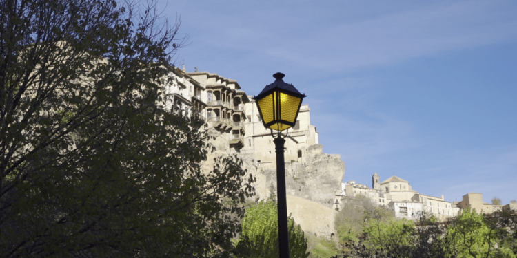 La Junta de Gobierno Local acuerda continuar con la adjudicación del restaurante de las Casas Colgadas