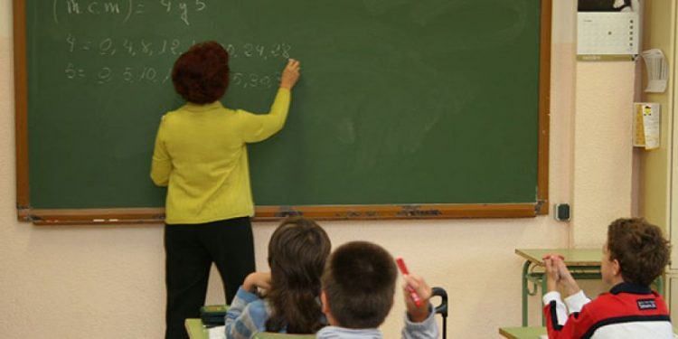 UGT recurrirá los recortes en los días de libre disposición a los docentes de CLM