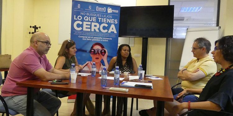 Asociación de Comercio y Ayuntamiento de Cuenca estudian actuaciones de cara a dinamizar el sector en San Julián Asociación de Comercio y Ayuntamiento de Cuenca estudian actuaciones de cara a dinamizar el sector en San Julián