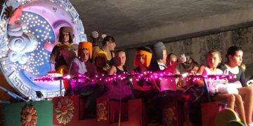 El Desfile de Carrozas de San Julián llena de alegría y color las calles de Cuenca