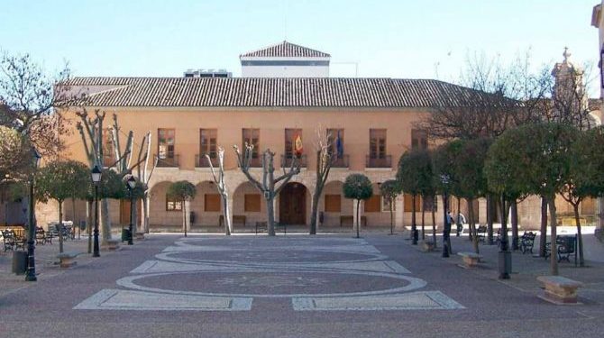 El Ayuntamiento San Clemente denuncia la contratación “ilegal” de la comunicación del anterior gobierno