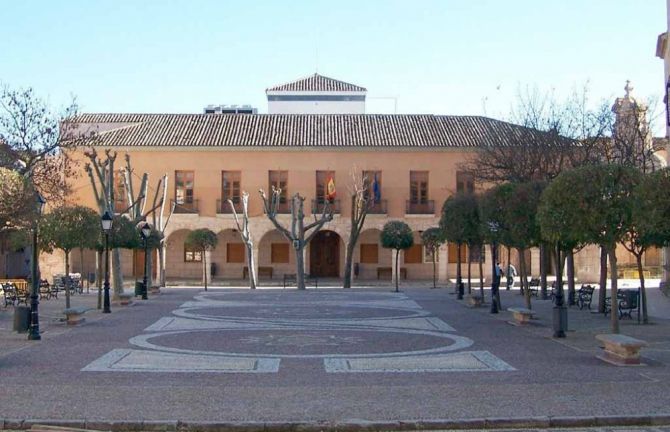 El Ayuntamiento San Clemente denuncia la contratación ilegal de la comunicación del anterior gobierno