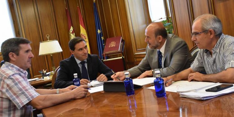 El Gobierno regional abordará la extensión de la fibra óptica en todos los núcleos de población con menos de 200 habitantes
