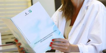 El SESCAM edita una Guía de Adecuación Farmacoterapéutica, con  más de un centenar de recomendaciones sobre el uso racional de medicamentos