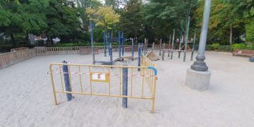 Comienza el desmontaje del área infantil del Parque de San Julián