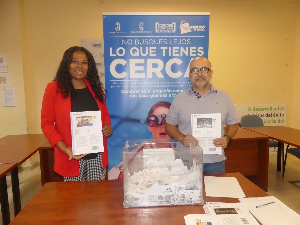 Asociación de Comercio de Cuenca y Ayuntamiento extraen los boletos ganadores de entradas para los conciertos de San Julián 