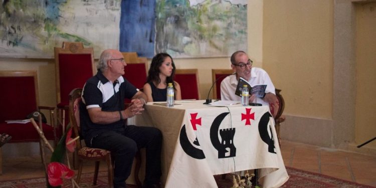 Presentación y firma de libros en el tradicional encuentro de autores en Cañete