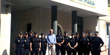 El subdelegado del Gobierno recibe a nueve agentes en prácticas de la Policía Nacional en la Comisaría Provincial de Cuenca