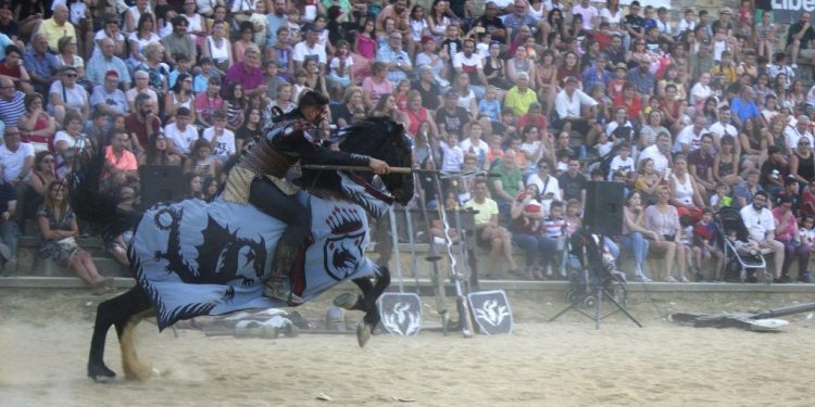 Cañete. Comendadora y espectáculo medieval en el día grande de La Alvarada