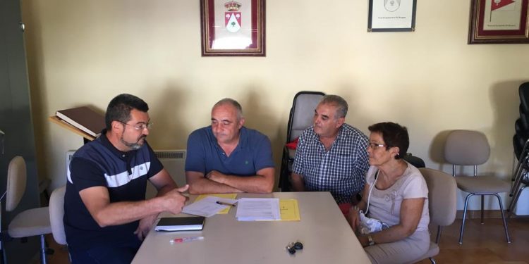 Ubiedo anima a los pequeños municipios a “iniciar proyectos que los dinamicen y a cuidar de sus infraestructuras”