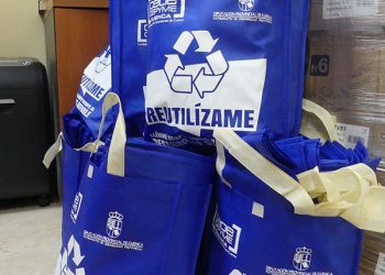 CEOE-Cepyme Cuenva vuelve a repartir bolsas de tela entre los comercios que lo deseen