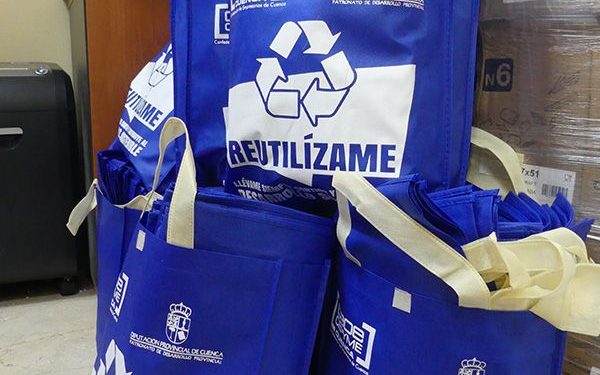 CEOE-Cepyme Cuenva vuelve a repartir bolsas de tela entre los comercios que lo deseen CEOE-Cepyme Cuenva vuelve a repartir bolsas de tela entre los comercios que lo deseen