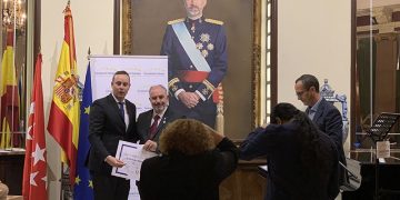 El abogado natural de Tribaldos, Pedro Albares Castejón, vuelve a recibir un nuevo Premio Europeo por la excelencia y la Calidad en sus servicios jurídicos.