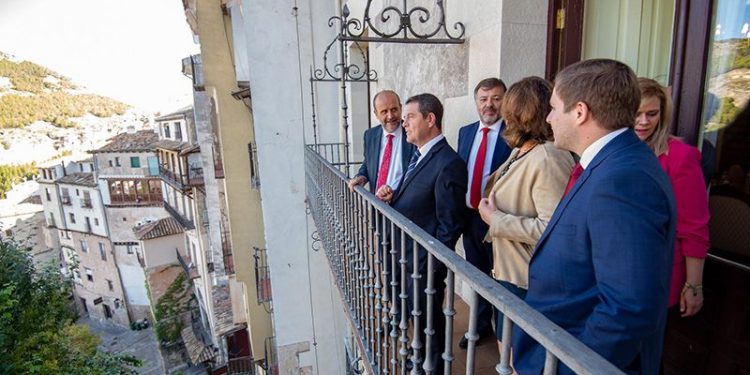 El Gobierno regional aportará cinco millones de euros para la construcción de los nuevos accesos al casco antiguo de Cuenca El Gobierno regional aportará cinco millones de euros para la construcción de los nuevos accesos al casco antiguo de Cuenca