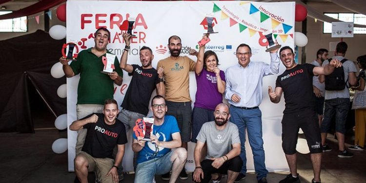 FabLab Cuenca recibe el primer premio al mejor proyecto educativo con el programa “Mujeres Makers” en la Feria Tecnológica Demolab Maker de Badajoz. FabLab Cuenca recibe el primer premio al mejor proyecto educativo con el programa “Mujeres Makers” en la Feria Tecnológica Demolab Maker de Badajoz.