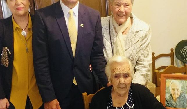 Henarejos rinde homenaje a su vecina más longeva, María Juan Herráiz, de 101 años
