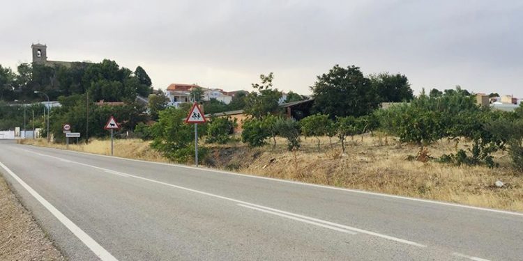 La alcaldesa de Tresjuncos insta a la Diputación de Cuenca a que aproveche unos terrenos que tiene la institución en este pueblo para  construir uno de los Parques de Bomberos