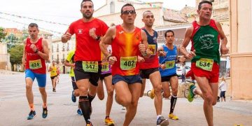 Los atletas Javier López Caballero y María Ángeles Magán Talavera vencen en la “V Carrera Popular Moros y Cristianos de Valverde de Júcar”