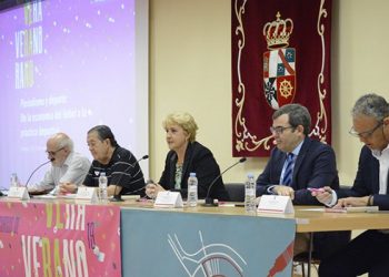 Periodistas y docentes reflexionan en la UCLM sobre la relación de la economía con el deporte de élite