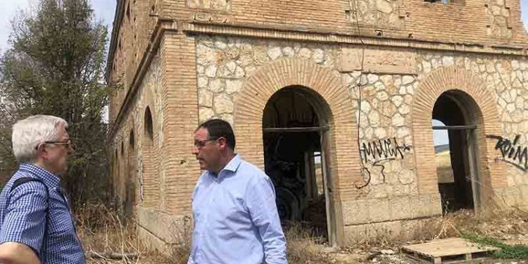Utiel se interesa por el ‘Serranía en Vía’ como ejemplo para llevar a cabo la rehabilitación de su patrimonio ferroviario