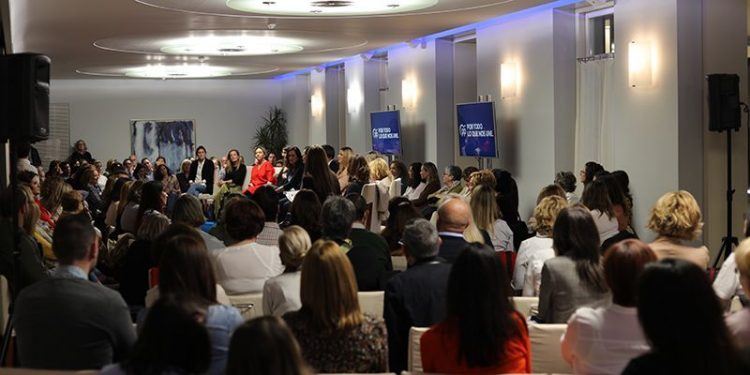 Candidatas, diputadas y alcaldesas del PP de Cuenca asisten al acto ‘Pioneras y líderes en Igualdad’