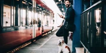 Cinco consejos de Omio para viajar en tren con amigos de cuatro patas