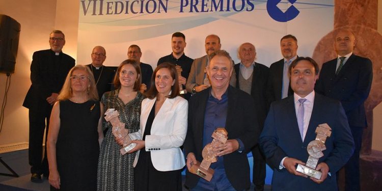 COPE Cuenca reconoce la trayectoria política de José Luis Martínez Guijarro