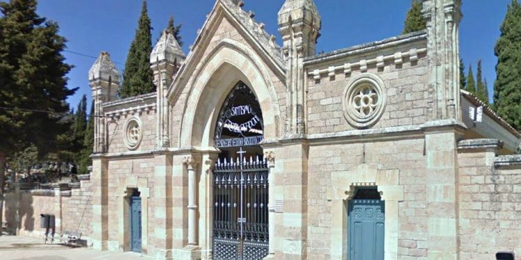 El Ayuntamiento de Cuenca refuerza el servicio de autobús al cementerio con motivo del Día de Todos los Santos