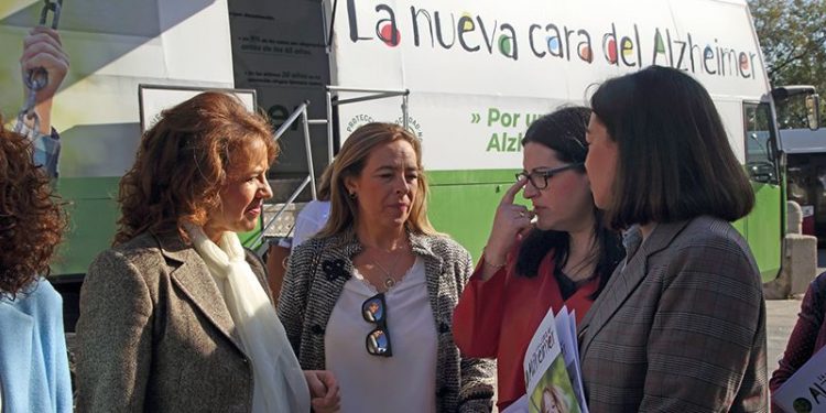El Gobierno de Castilla-La Mancha muestra su apoyo a la campaña ‘La Nueva Cara del Alzheimer’ El Gobierno de Castilla-La Mancha muestra su apoyo a la campaña ‘La Nueva Cara del Alzheimer’