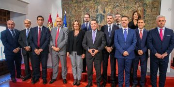 El Gobierno regional y las cinco diputaciones provinciales firman los convenios para la financiación del Plan de Empleo 2019