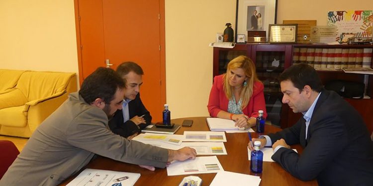 La Junta muestra su disposición a colaborar con el Salón del Vehículo de Ocasión de Cuenca La Junta muestra su disposición a colaborar con el Salón del Vehículo de Ocasión de Cuenca