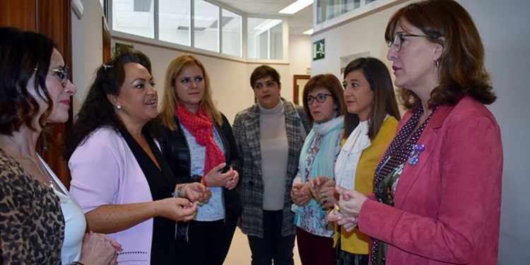 La Junta reconocerá el 25-N el trabajo de 5 centros educativos en la lucha contra la violencia de género La Junta reconocerá el 25-N el trabajo de 5 centros educativos en la lucha contra la violencia de género